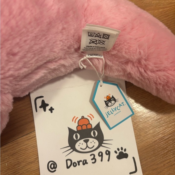 Jellycat Authentic Heart Dragon – Valentine’s Day Gift - Picture 6 of 6